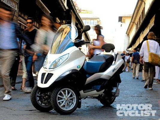 122_0910_02_z+piaggio_mp3_hybrid+left_side_view.jpg