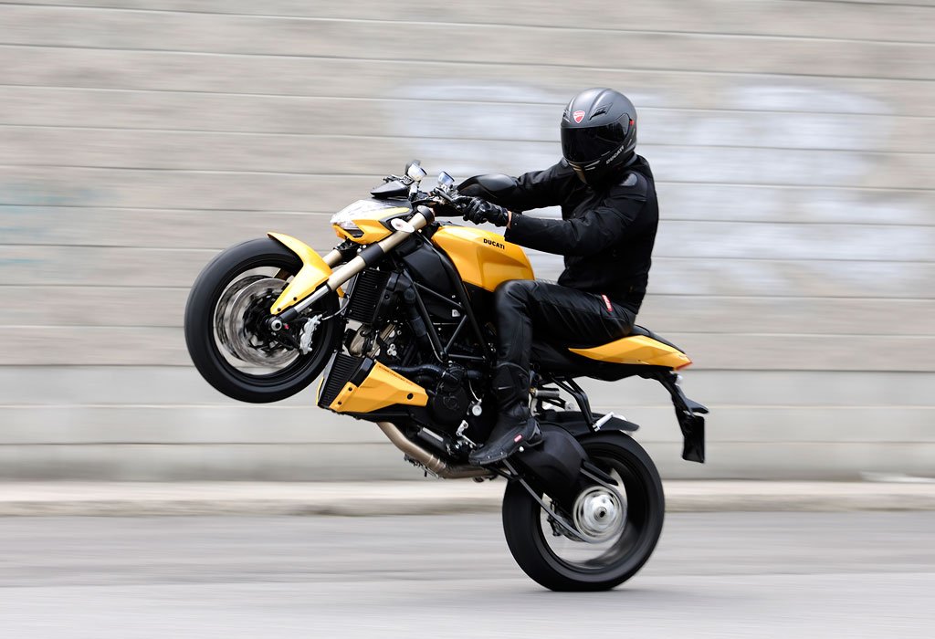 092911-2012-ducati-sf848-wheelie.jpg