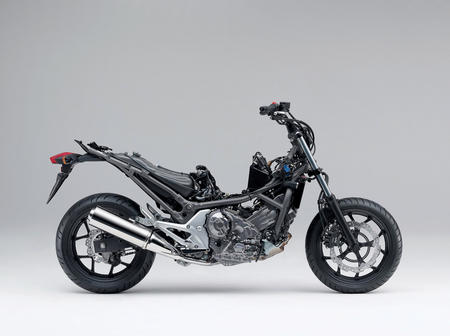 2012-honda-nc700x-exposed-chassis.jpg