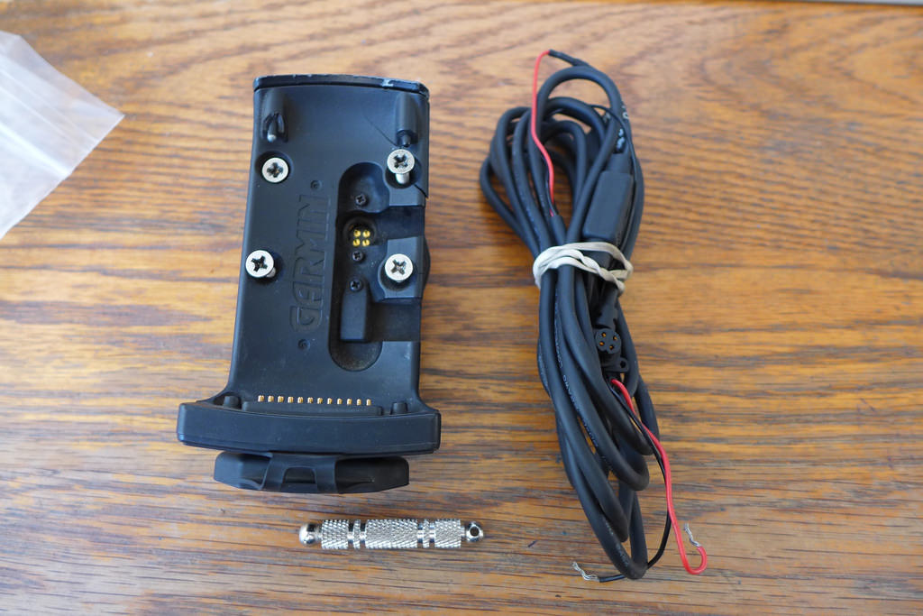 Sold....Garmin Zumo 550 Motorcycle Mount-Harness & Safety Screw Tool Two Texans