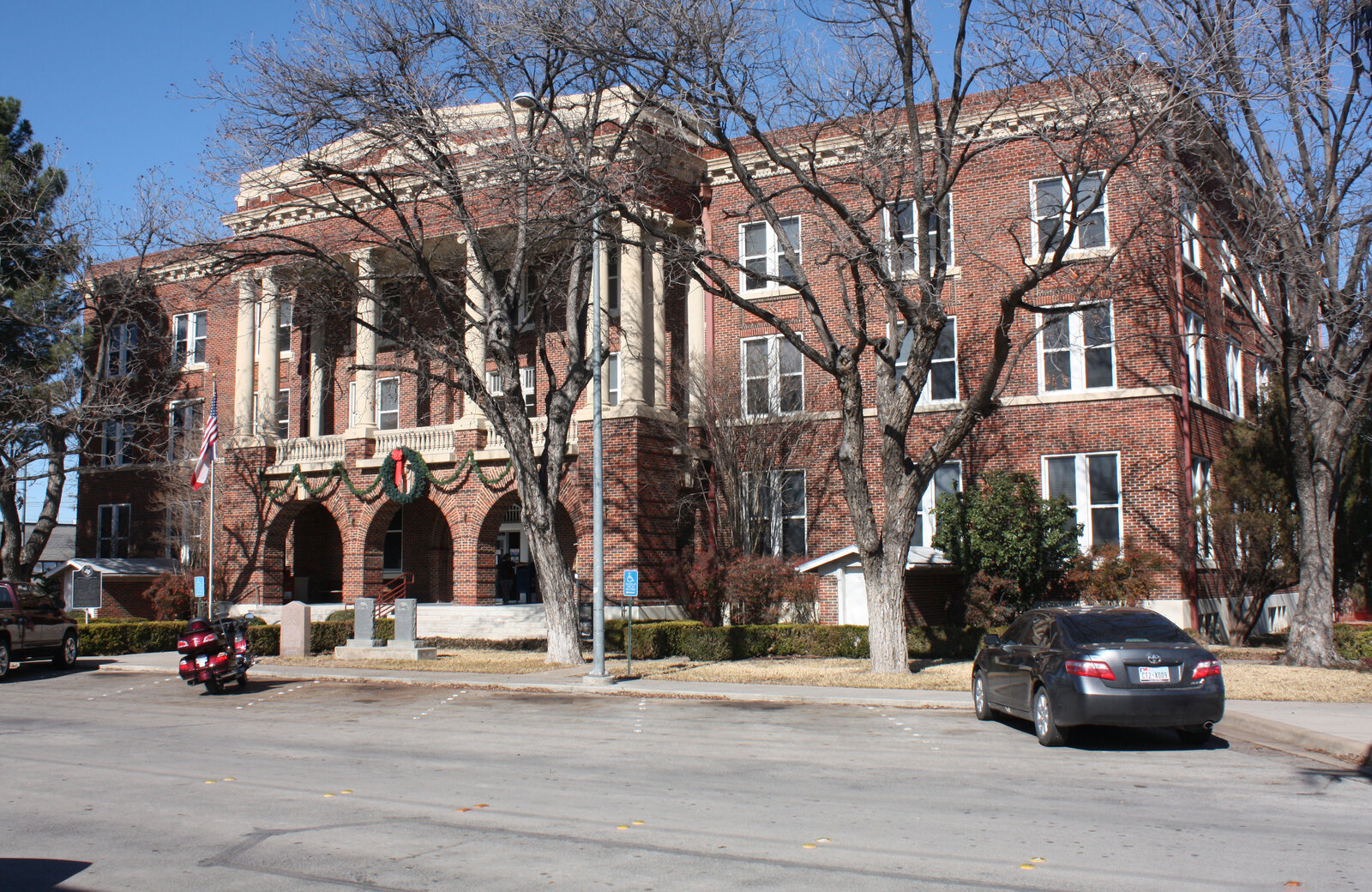 Brown County Courthouse Brownwood TX 2.jpg