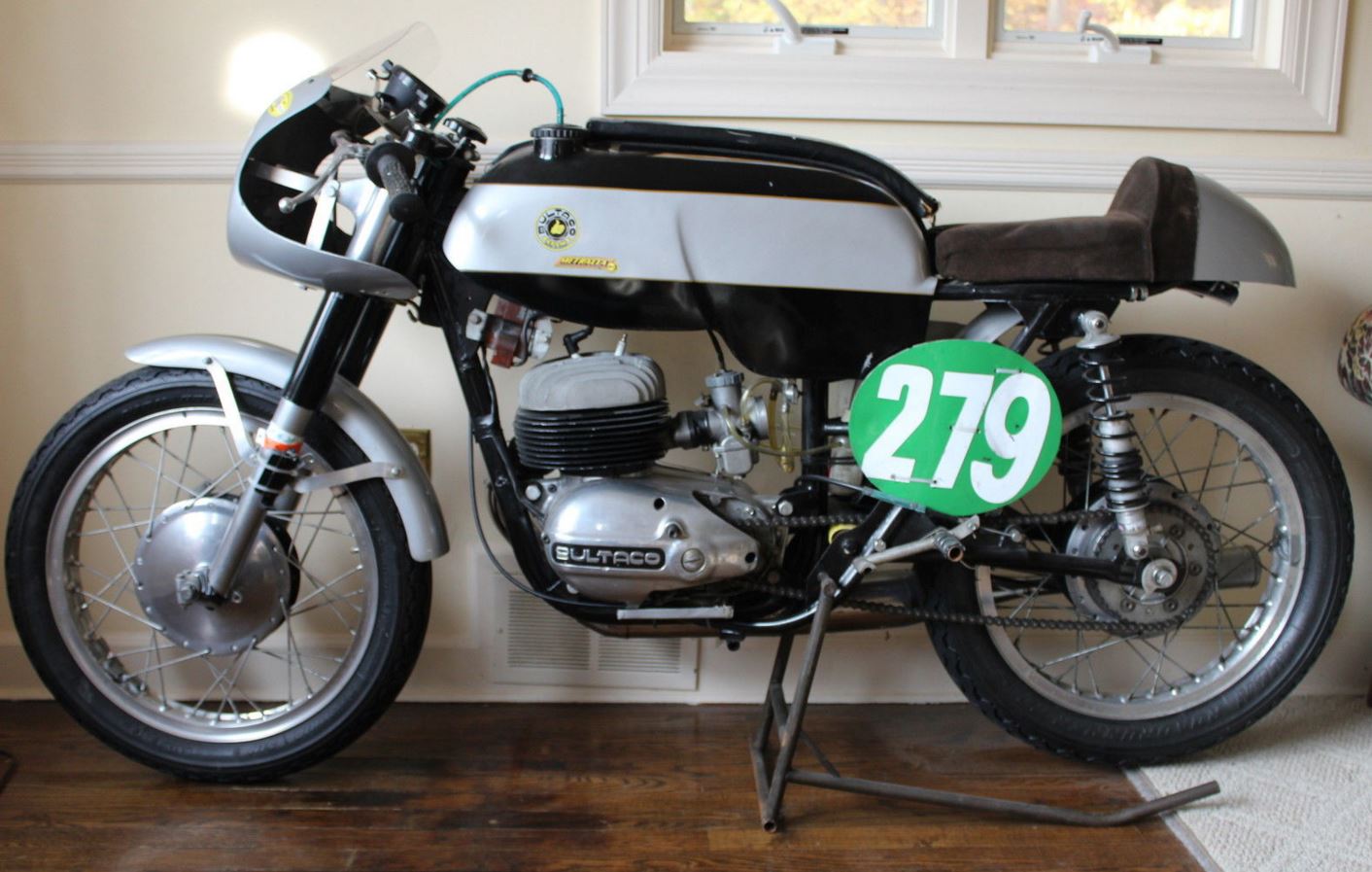 Bultaco-Metralla-Mk2-Kit-America-Left-Side.jpg