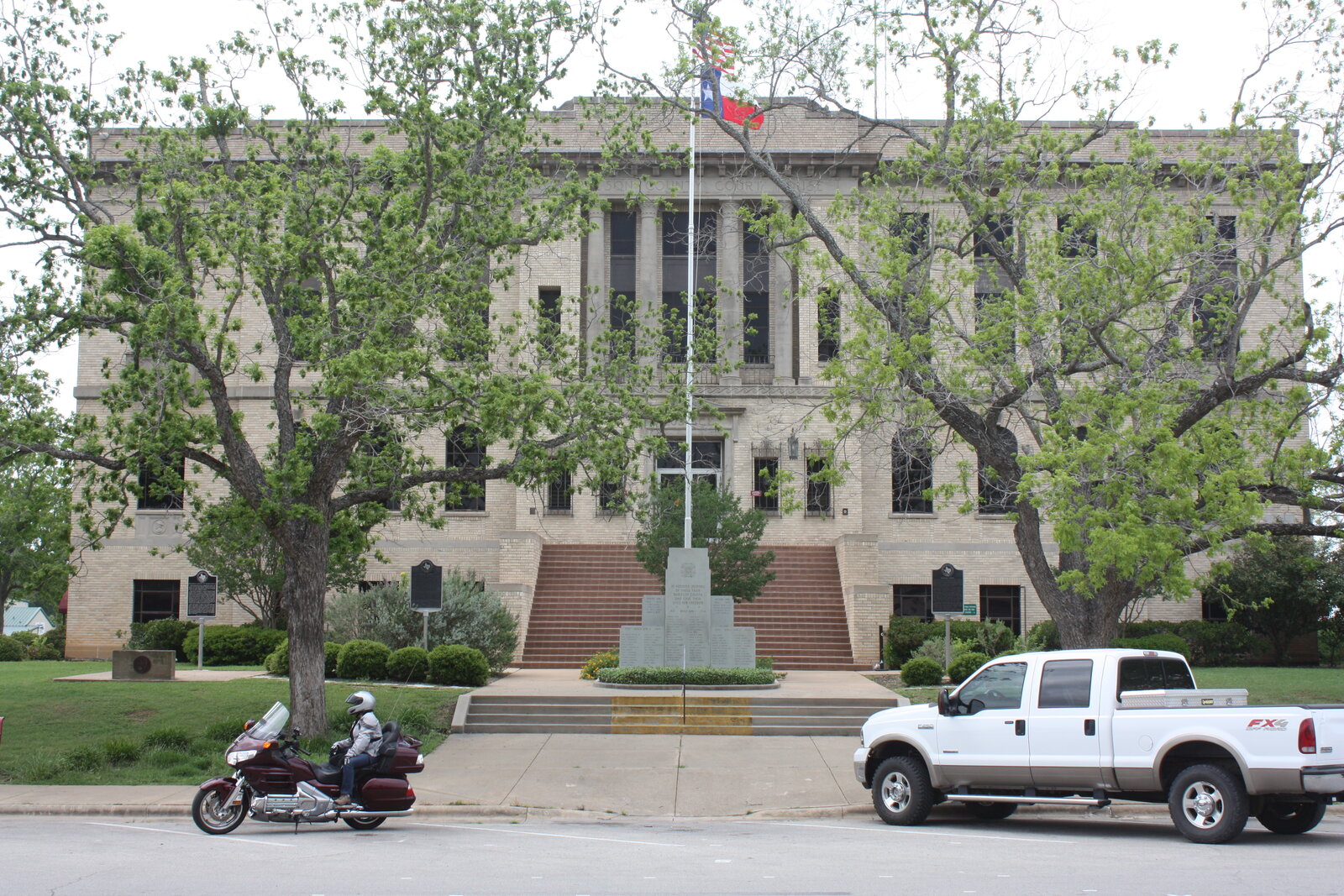 Burleson County Courthouse Caldwell 3.jpg