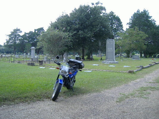 Monaville Cemetary 004.JPG