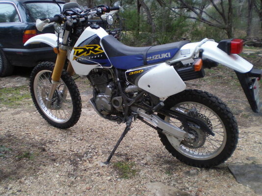 1999 dr 350 se 003.jpg