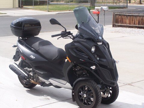 2009 Piaggio MP3 500.jpg